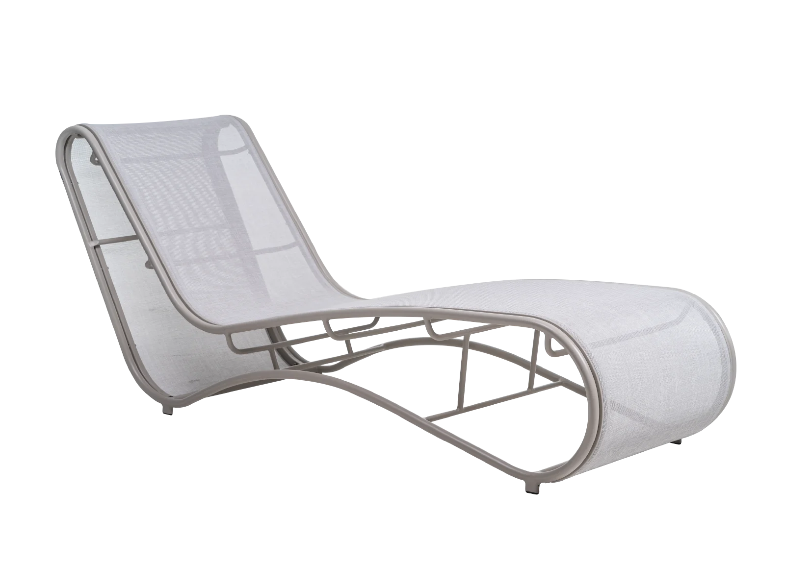 Espreguiçadeira Pisa A linha Pisa traz ângulos que lembram a tradicional cidade italiana combinados com formas que remetem à arquitetura romana antiga. É composta de espreguiçadeira, poltrona e mesa lateral.