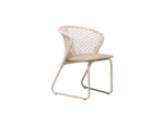 Cadeira Link O conjunto Link é conceitualizado no aspecto de união, nos elos e ligações que trazem sentido, afeto e memórias saborosas para a vida. É composto de mesa e cadeira e se apresenta numa forma profundamente arquitetônica, emprestando inspiração para sua forma e conforto da escola de Bauhaus.