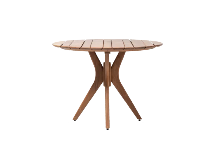 Mesa Flórida A linearidade do alumínio e da madeira Cumaru são o ponto focal da coleção Flórida, que transpira minimalismo e estilo.