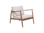 Poltrona Alfredo Inspirada no pai de Henrique Steyer, seu designer, esta coleção em madeira e corda foi construída em cima da união entre o design europeu e a bossa brasileira. É composta de cadeira, poltrona e sofá e é ideal para a composição de projetos de inspirações diversas.