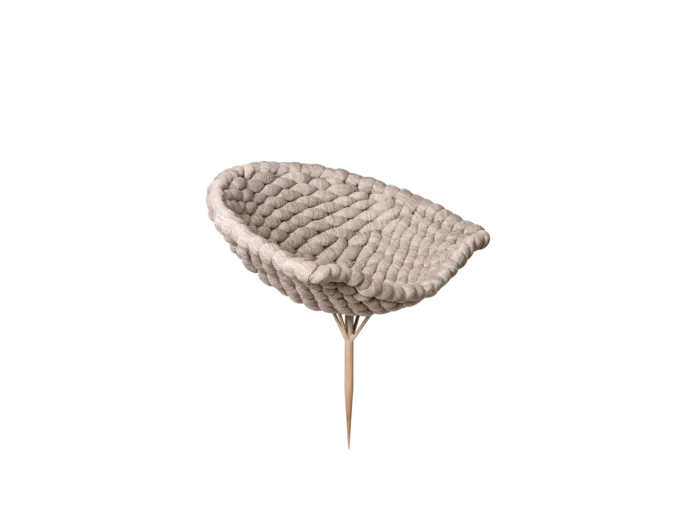 Poltrona Arraia Pin A coleção Traço&Trama busca materializar o espaço de conforto e mimetizar com a natureza a experiência do instante. As tramas da coleção suportam, aconchegam, persistem ao tempo e proporcionam uma nova experiência com o seu tempo.