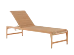 Espreguiçadeira Fendi A coleção Fendi apresenta peças contemporâneas e sofisticadas, perfeitas para ambientes indoor e outdoor. Seu maior destaque é do modulado, que funciona como um conjunto ou enquanto módulos separados, mas sua mesa e espreguiçadeira também garantem conforto e elegância para qualquer projeto.